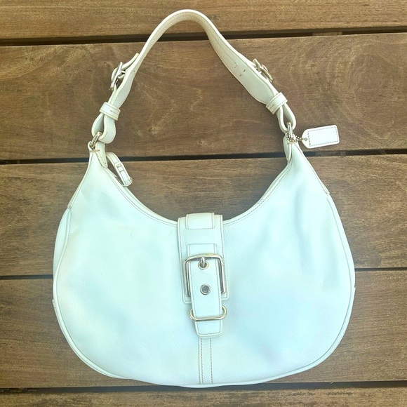 Coach Handbags - Vintage Coach SoHo Purse w/ Buckle Hampton Small Shoulder Bag Ivory White